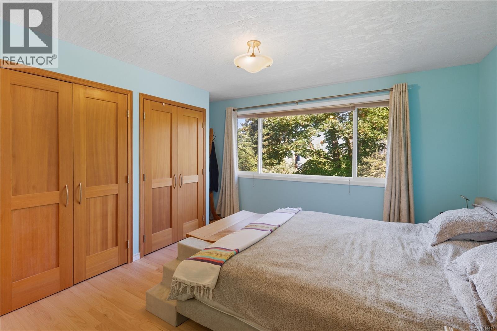 1265 Cloake Hill Rd, North Saanich