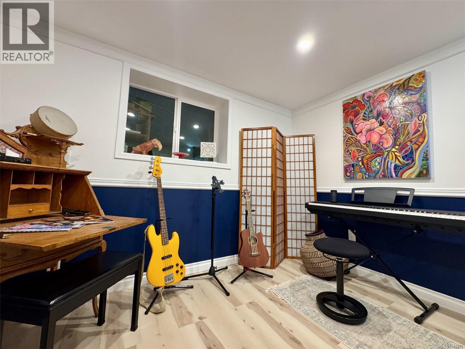 1265 Cloake Hill Rd, North Saanich