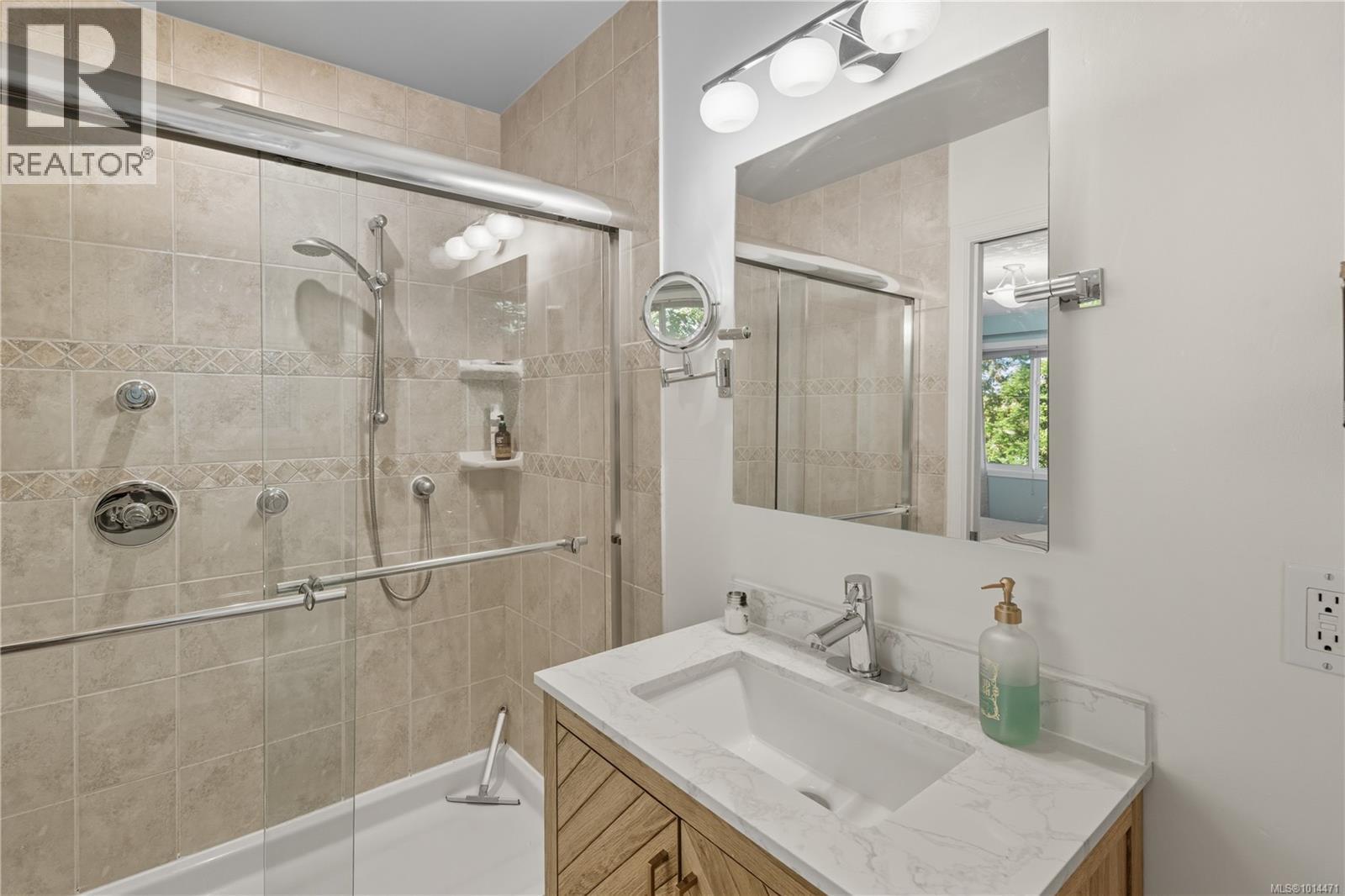 1265 Cloake Hill Rd, North Saanich