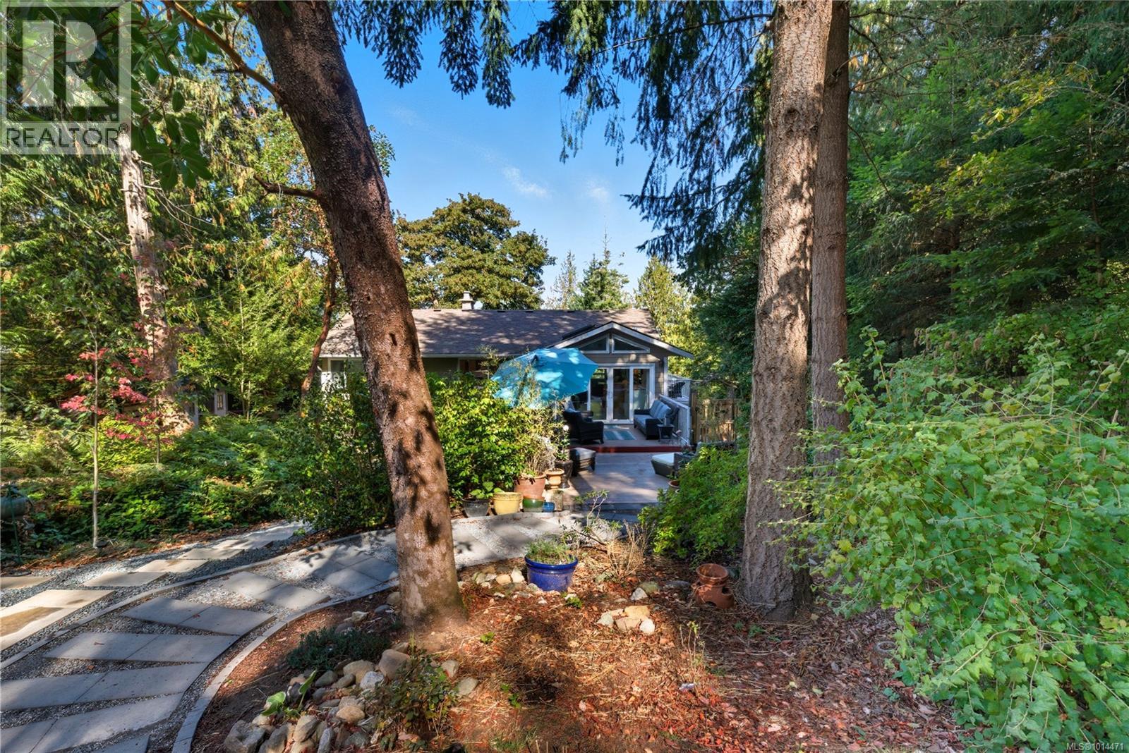 1265 Cloake Hill Rd, North Saanich