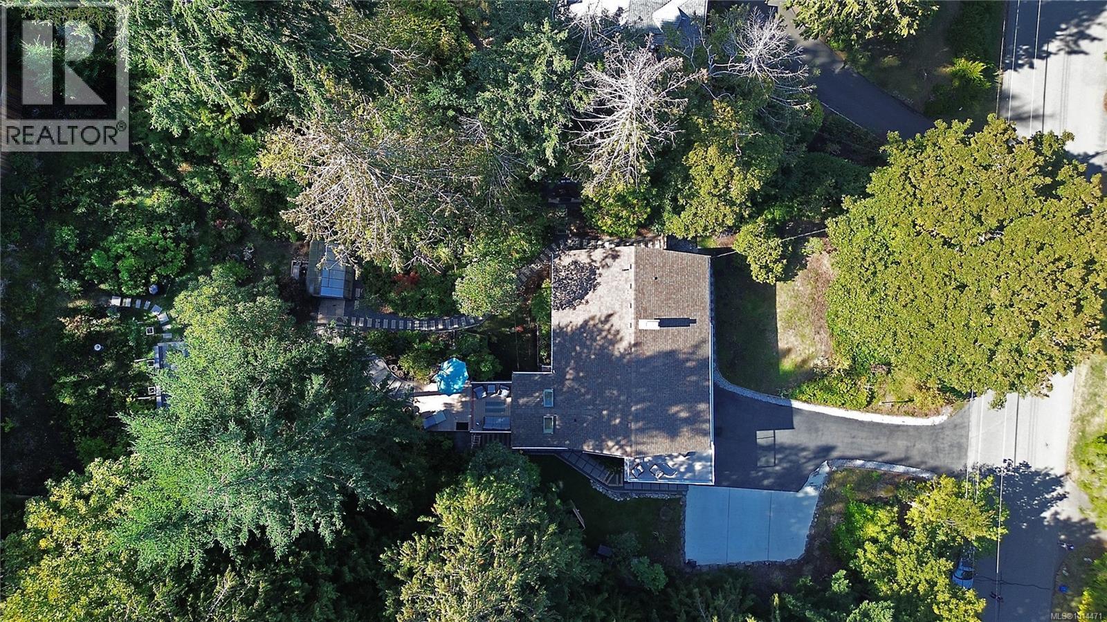 1265 Cloake Hill Rd, North Saanich