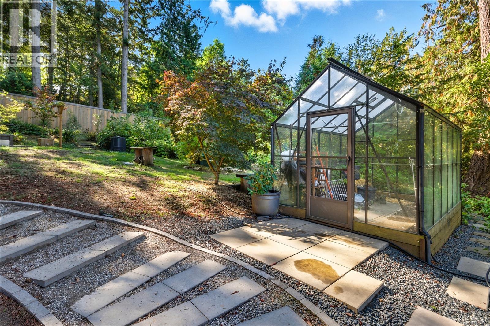 1265 Cloake Hill Rd, North Saanich
