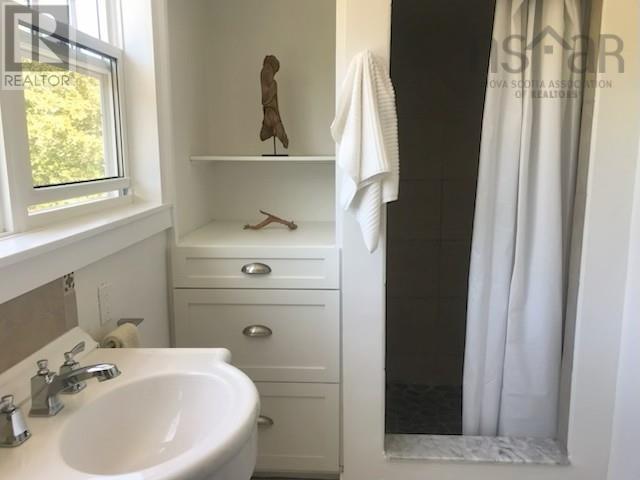 Property 11 of 19 of 2041 Clarence Road