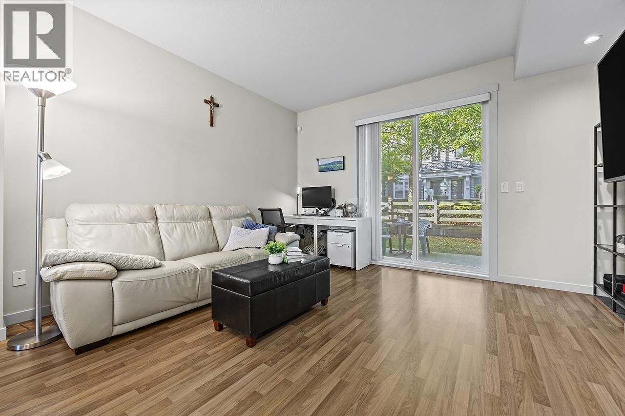 110 688 EDGAR AVENUE, Coquitlam