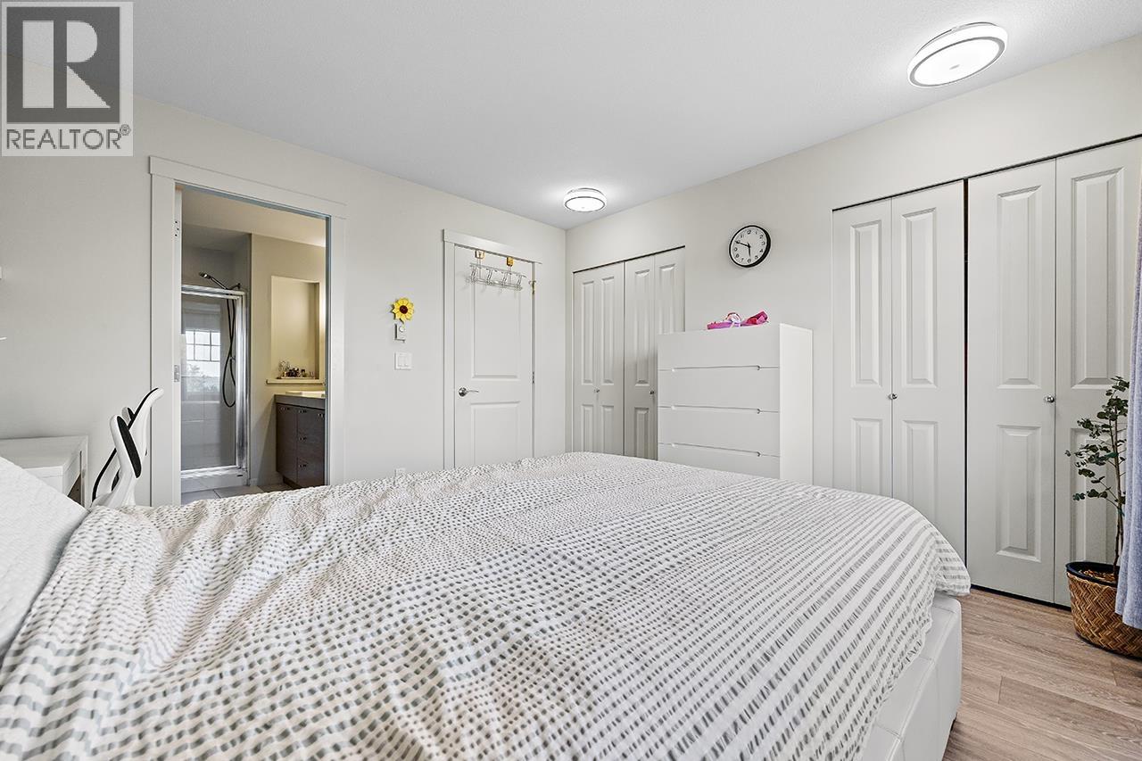 110 688 EDGAR AVENUE, Coquitlam