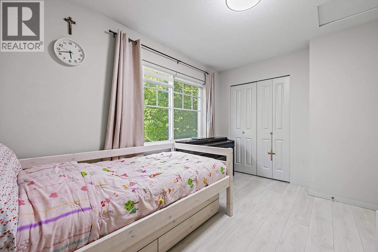 110 688 EDGAR AVENUE, Coquitlam