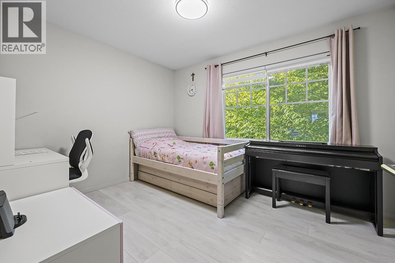 110 688 EDGAR AVENUE, Coquitlam