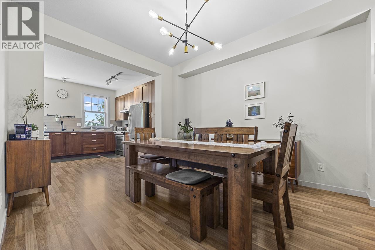 110 688 EDGAR AVENUE, Coquitlam