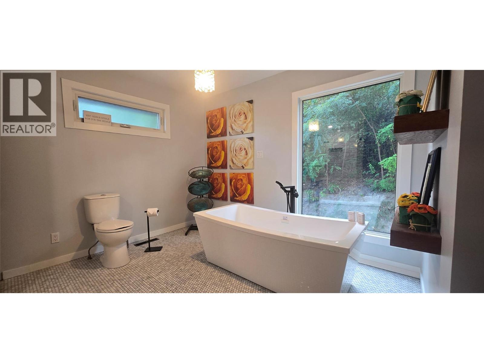 1602 85TH Street, Osoyoos