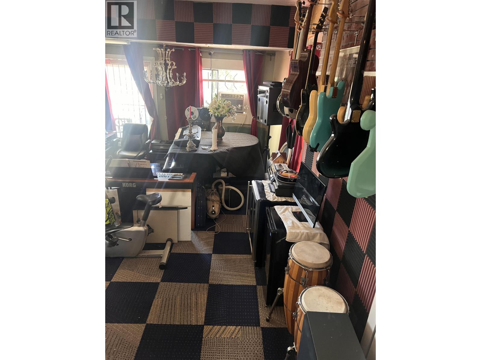 2141 MARINE WAY, New Westminster