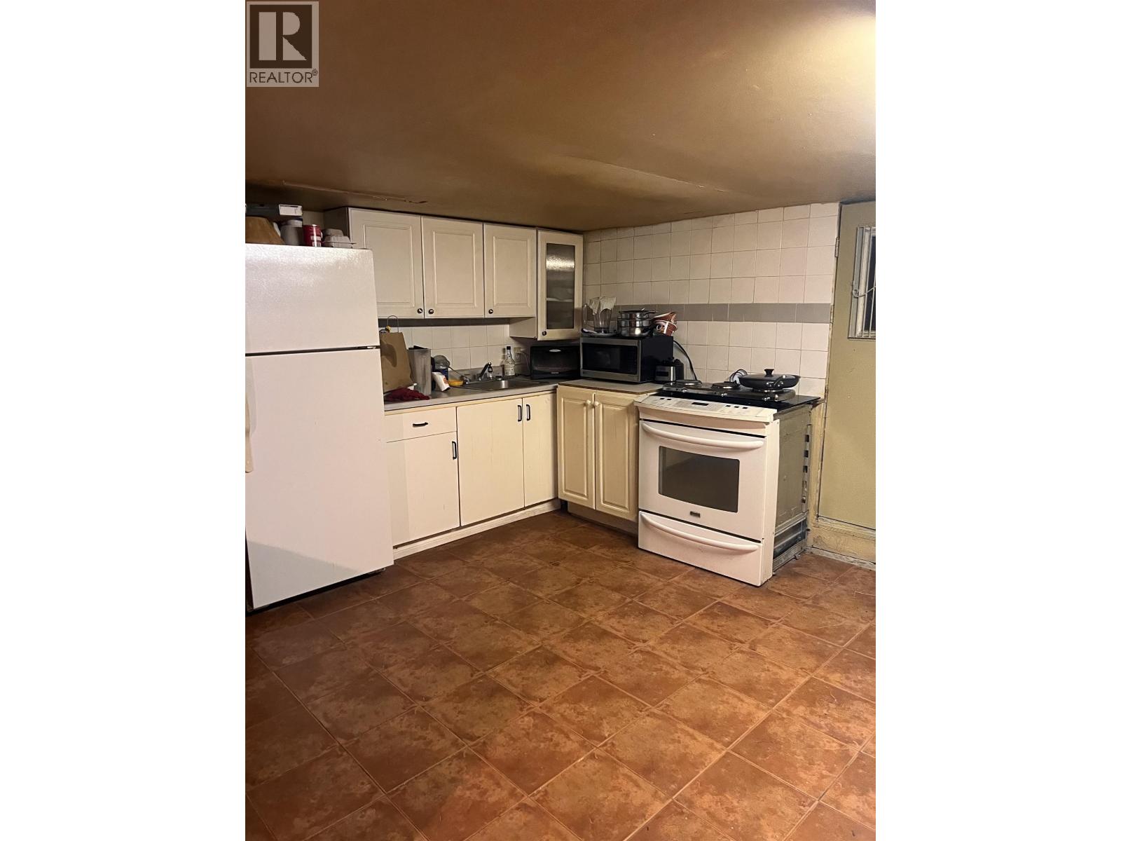 2141 MARINE WAY, New Westminster