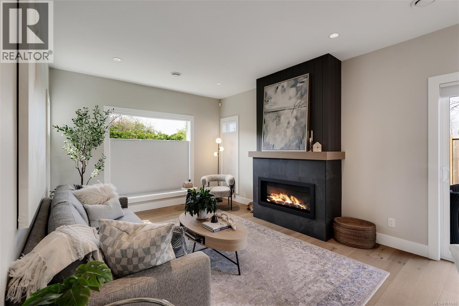 9350 East Saanich Rd, North Saanich