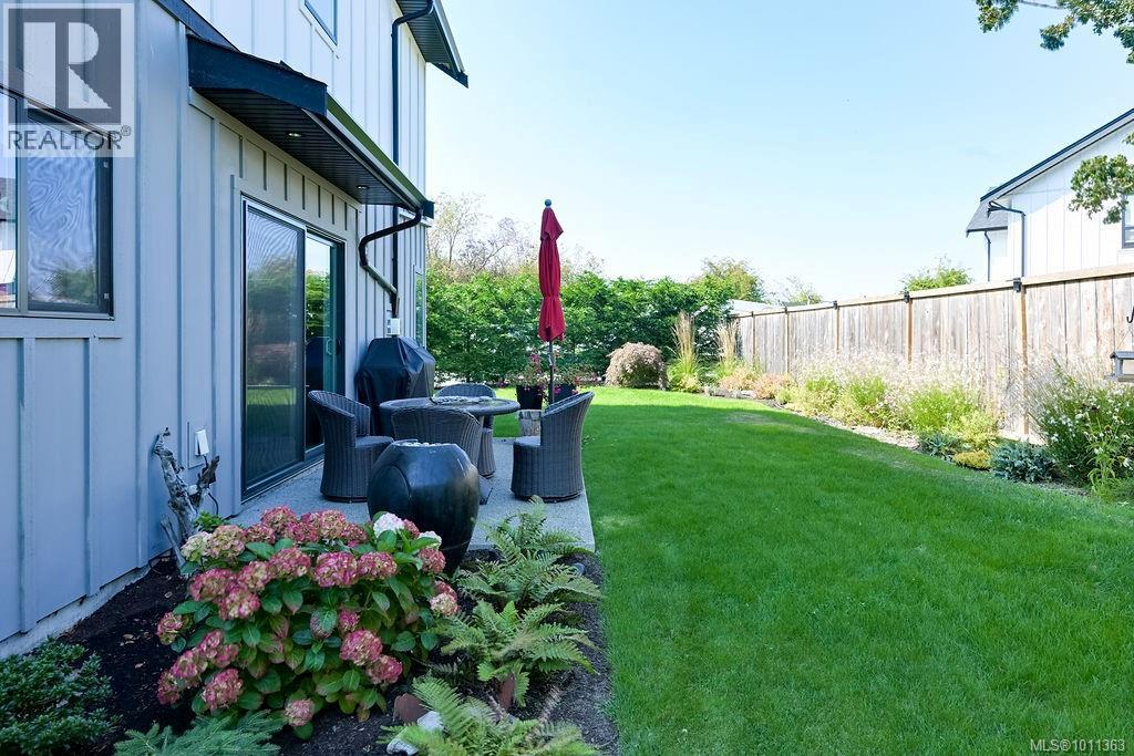 9350 East Saanich Rd, North Saanich