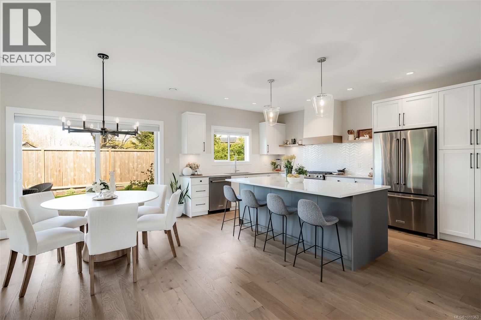 9350 East Saanich Rd, North Saanich