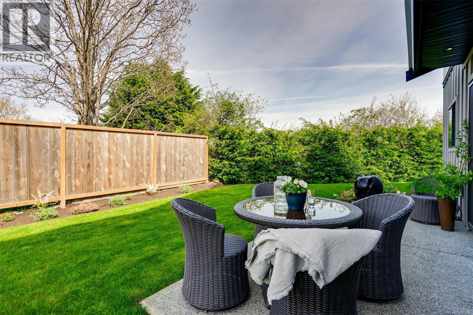 9350 East Saanich Rd, North Saanich