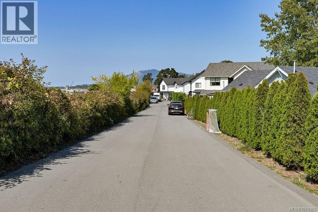 9350 East Saanich Rd, North Saanich