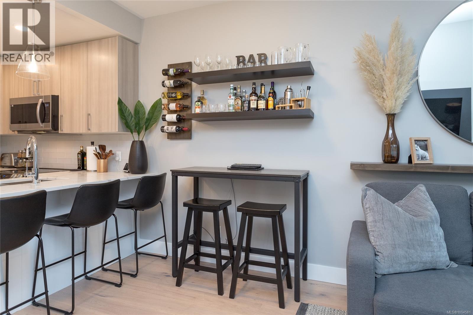 402 7098 Wallace Dr, Central Saanich