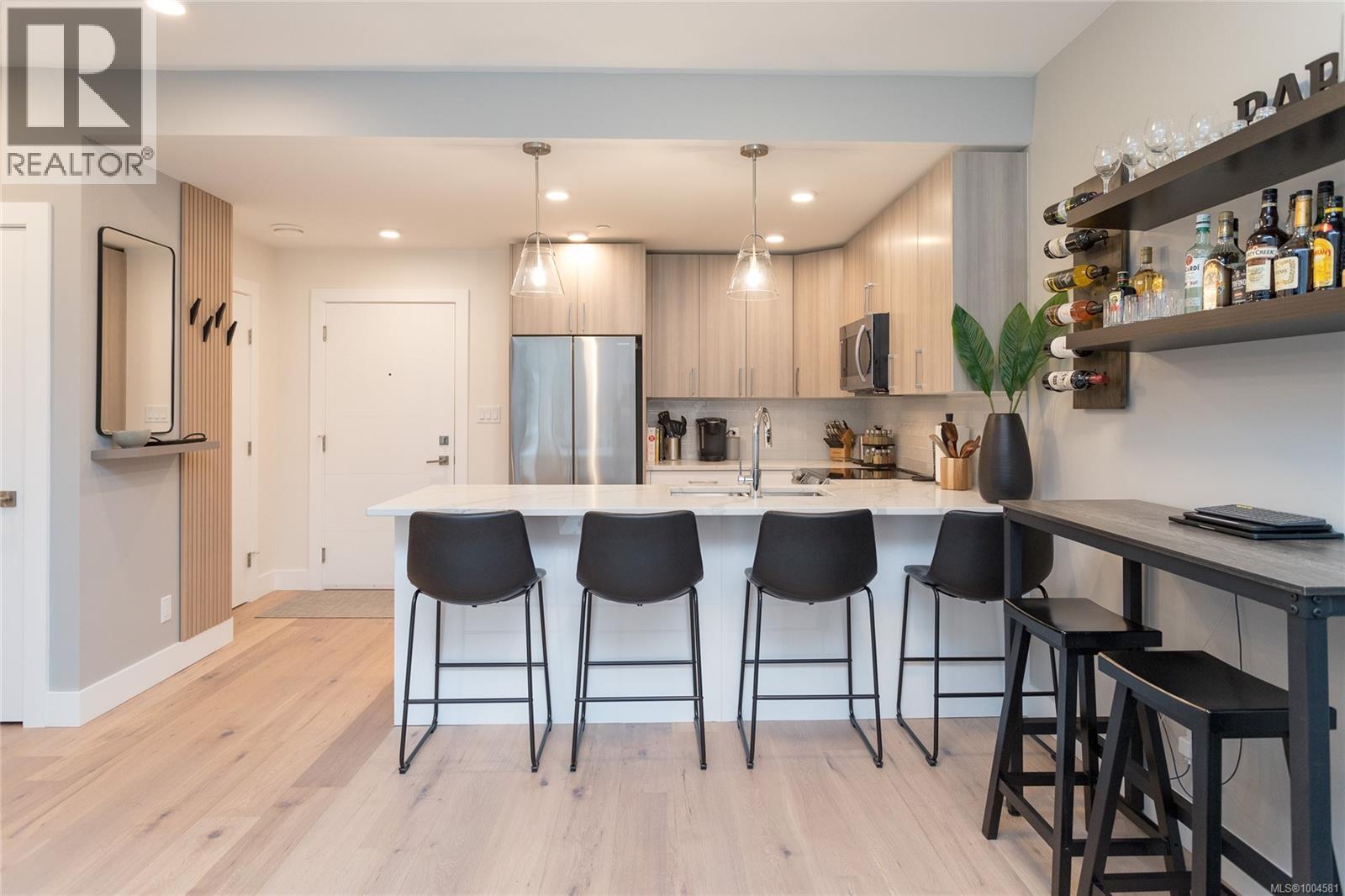 402 7098 Wallace Dr, Central Saanich