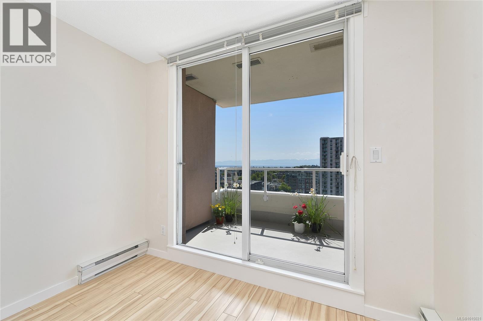 1208 930 Yates Street, Victoria