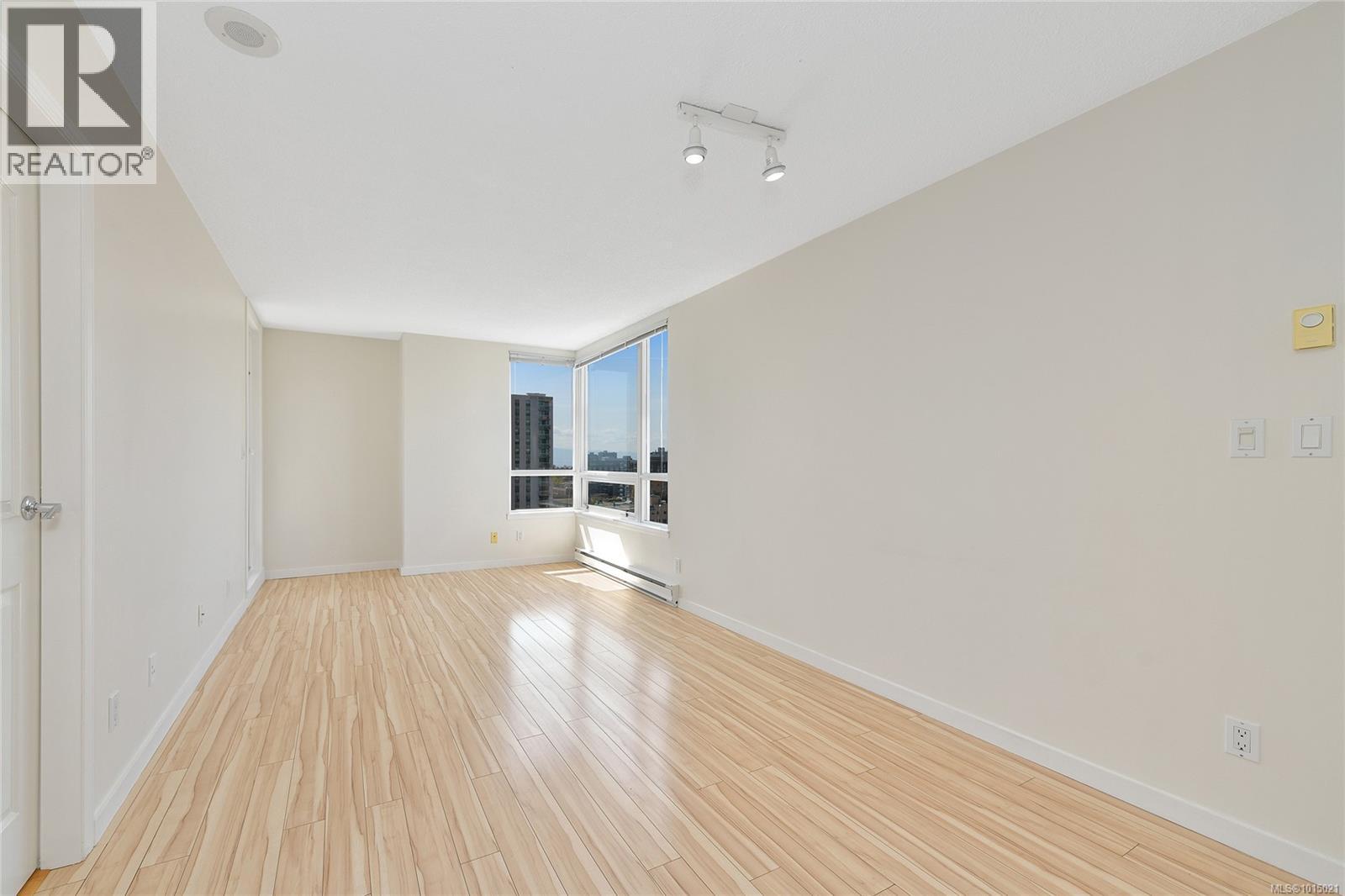 1208 930 Yates Street, Victoria