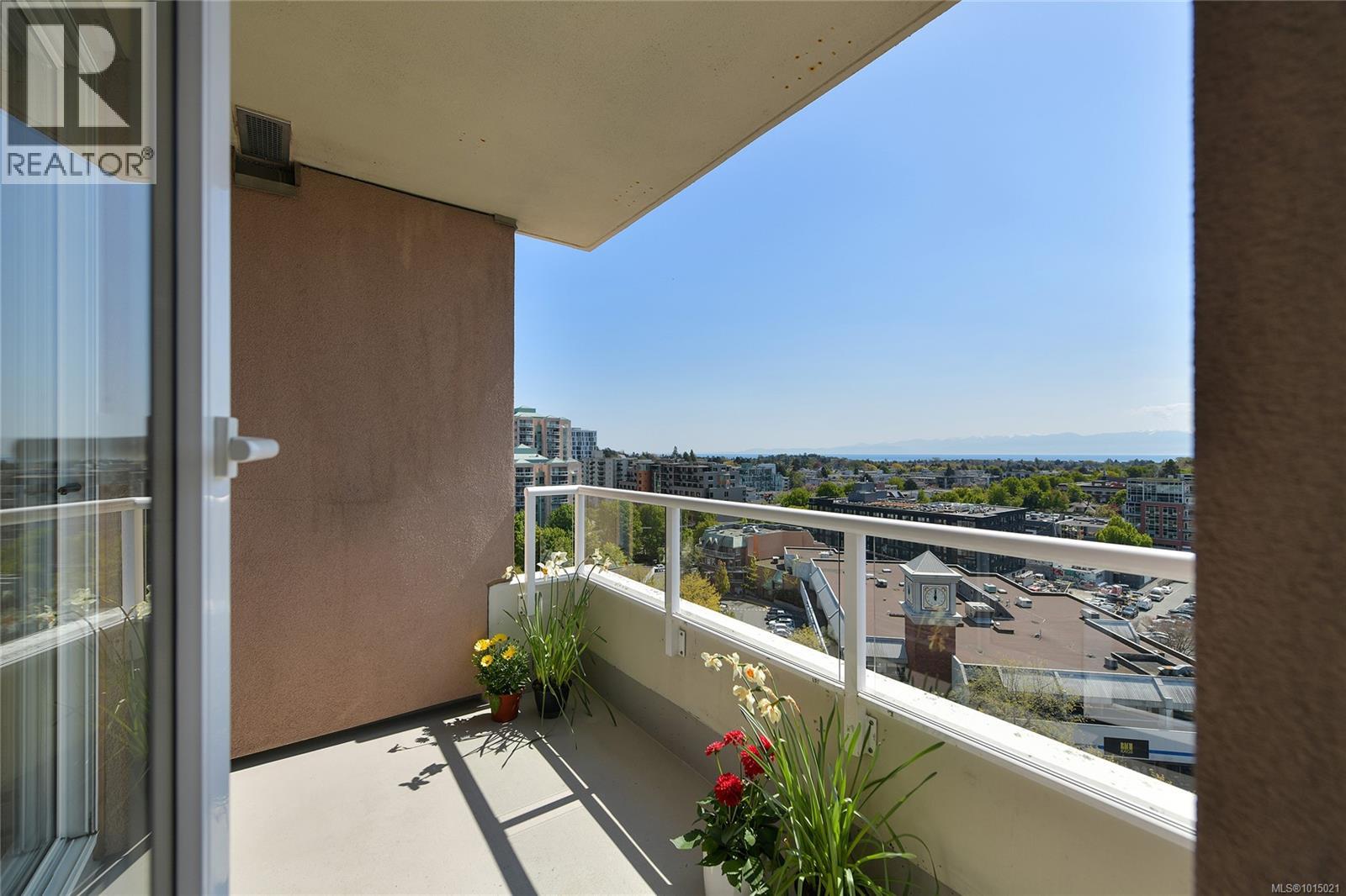 1208 930 Yates Street, Victoria