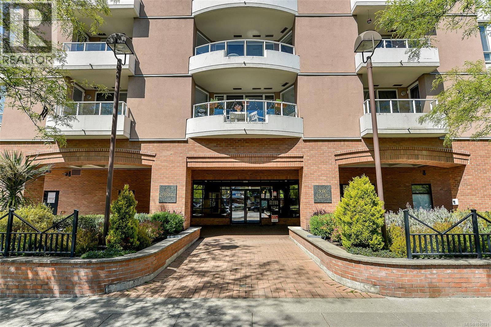 1208 930 Yates Street, Victoria
