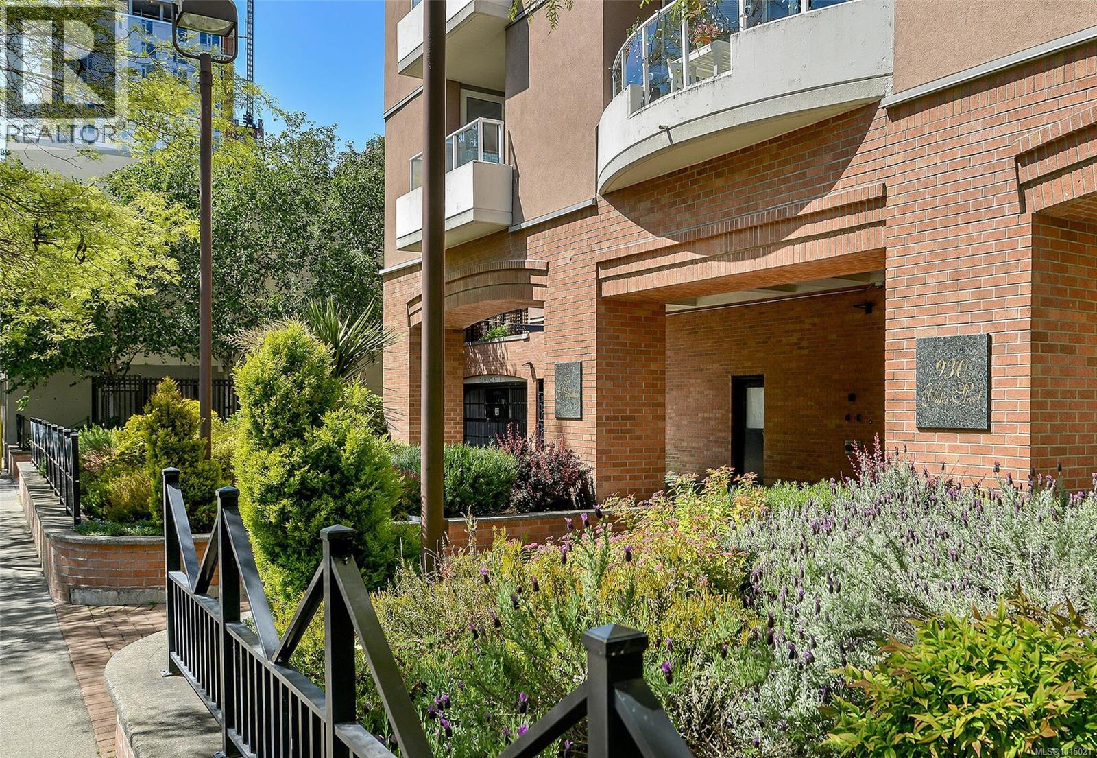 1208 930 Yates Street, Victoria