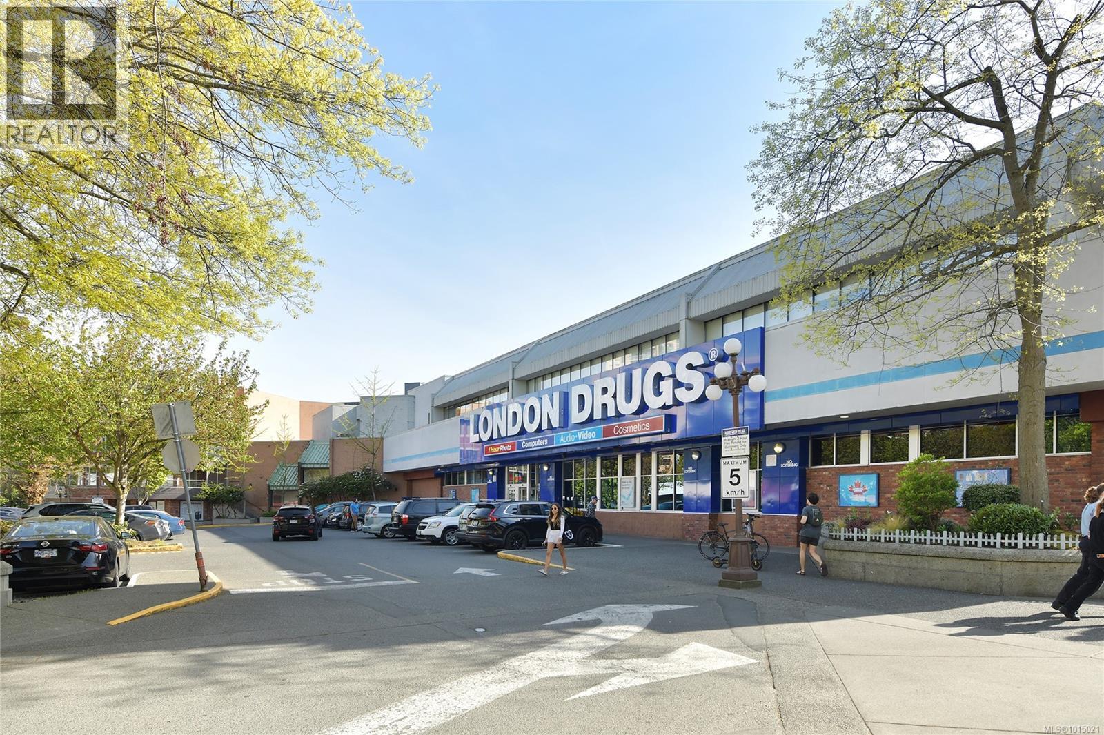 1208 930 Yates Street, Victoria