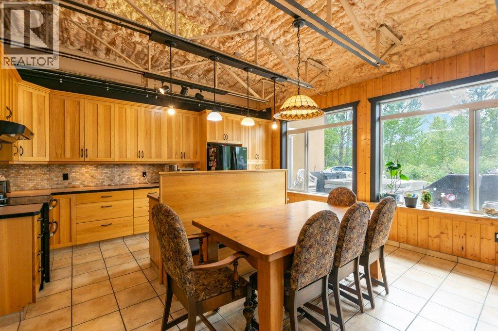 #46 2481 SQUILAX-ANGLEMONT ROAD - 11