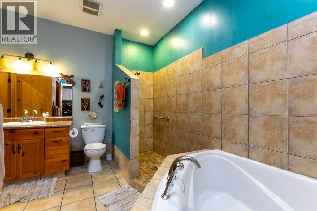 #46 2481 SQUILAX-ANGLEMONT ROAD - 20