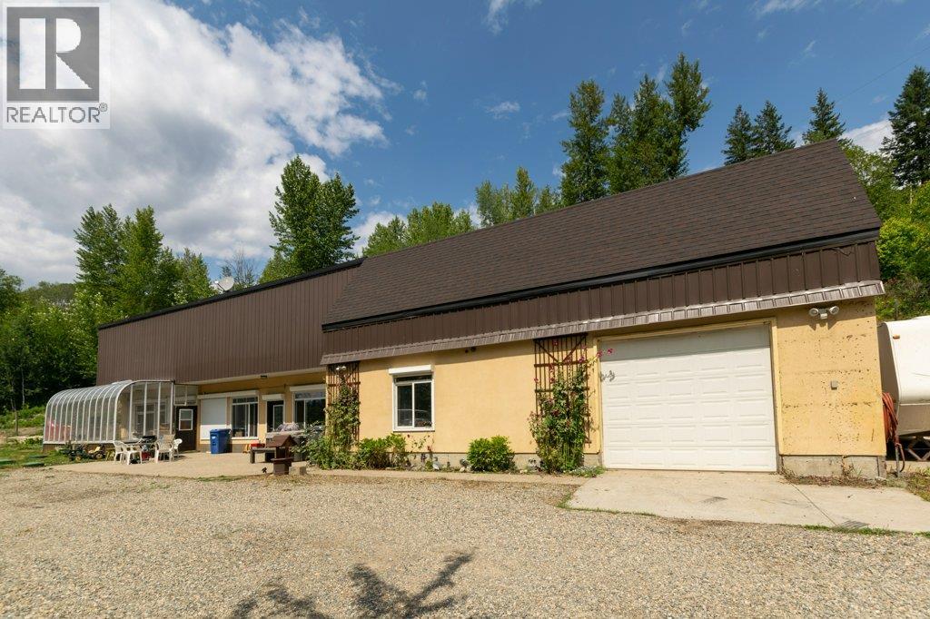 #46 2481 SQUILAX-ANGLEMONT ROAD - 39