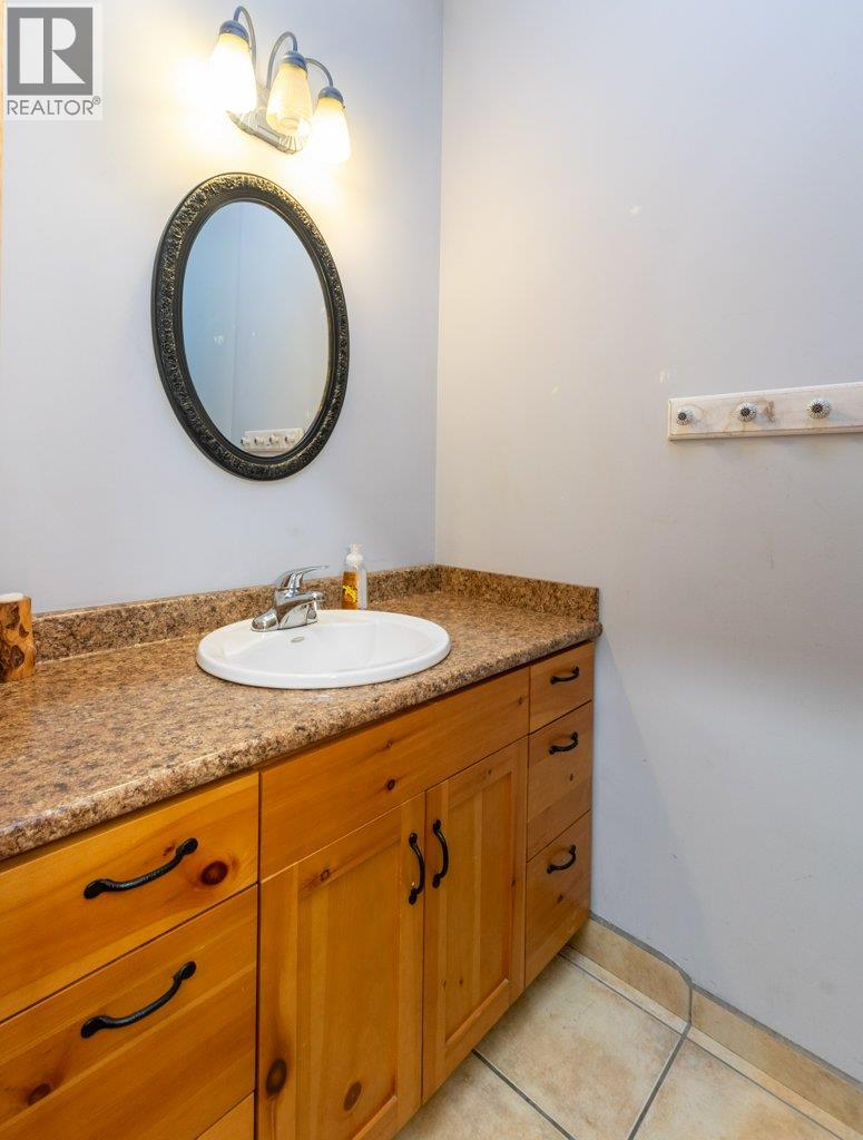 #46 2481 SQUILAX-ANGLEMONT ROAD - 27