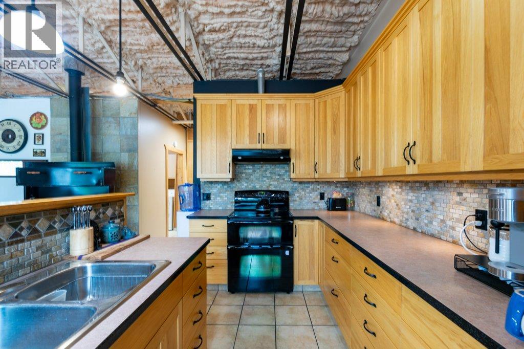 #46 2481 SQUILAX-ANGLEMONT ROAD - 14