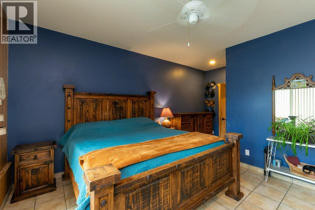 #46 2481 SQUILAX-ANGLEMONT ROAD - 18