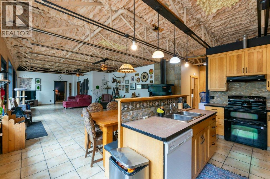 #46 2481 SQUILAX-ANGLEMONT ROAD - 13