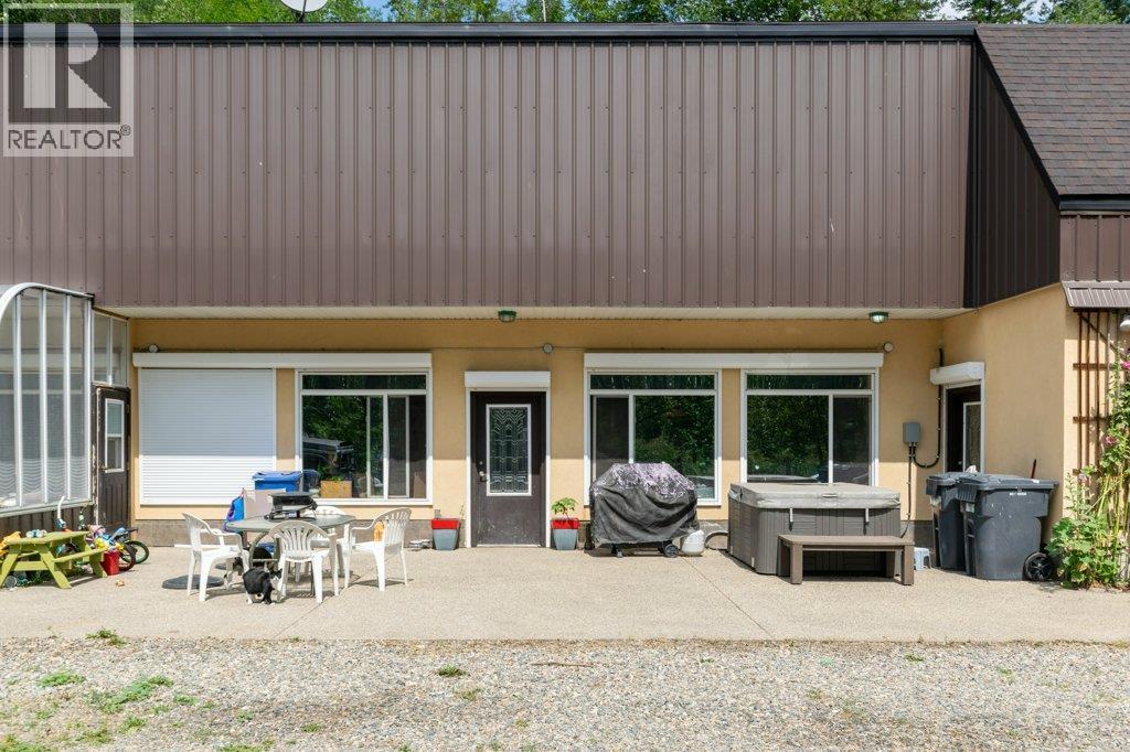 #46 2481 SQUILAX-ANGLEMONT ROAD - 35