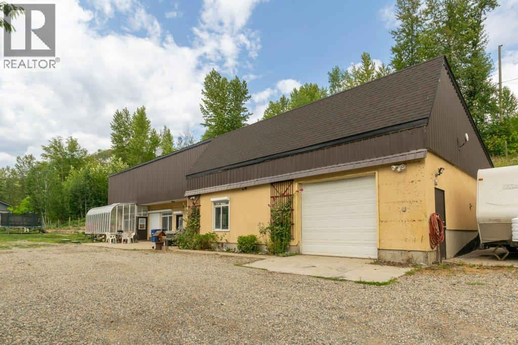 #46 2481 SQUILAX-ANGLEMONT ROAD - 37