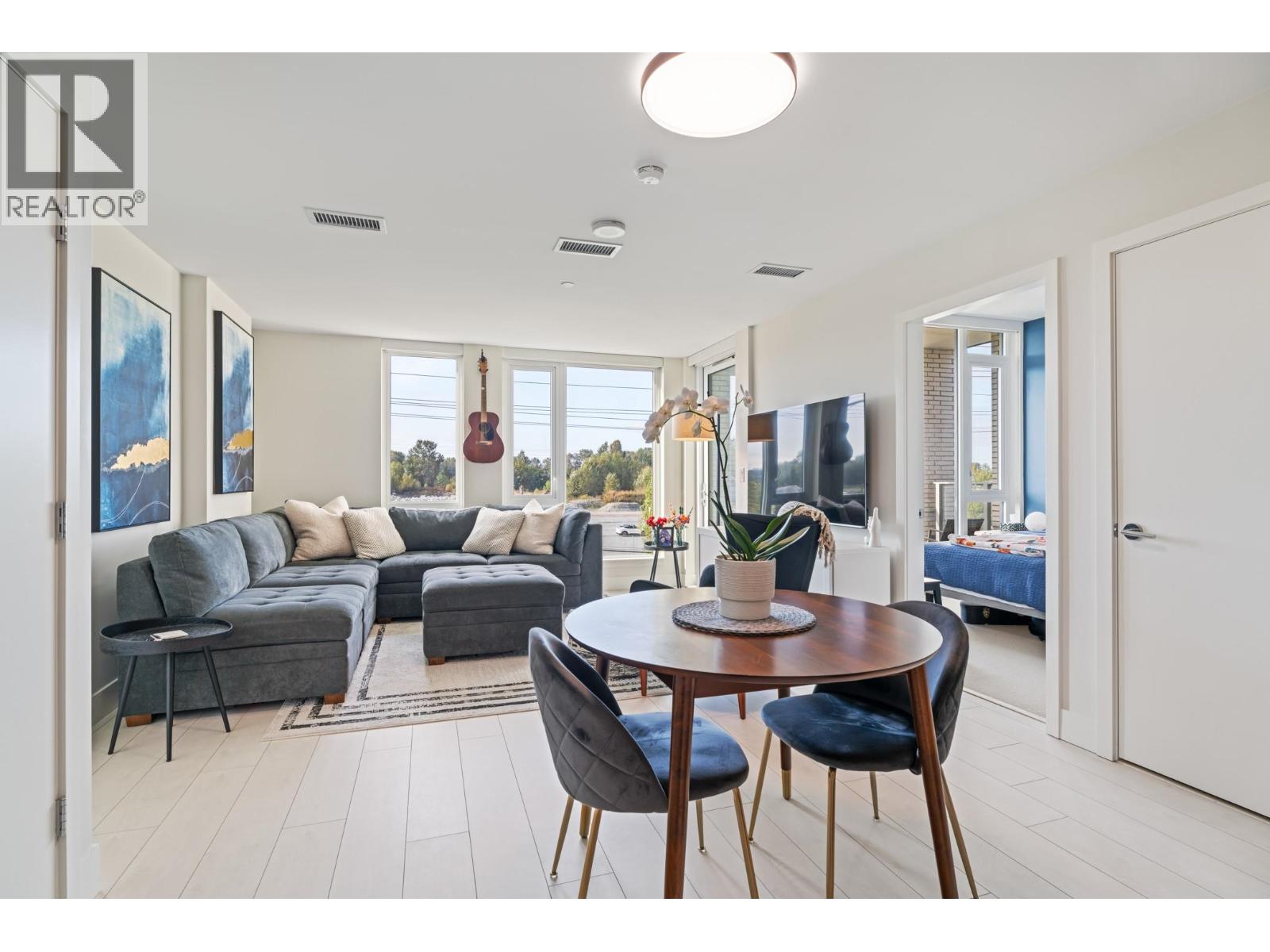 360 8575 RIVERGRASS Drive - photo 2