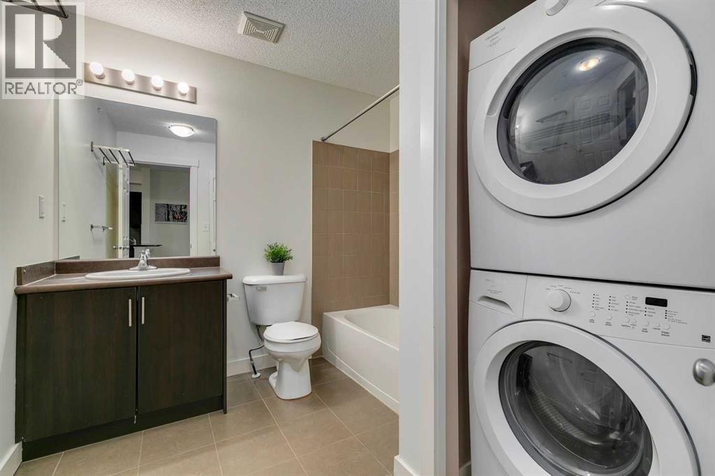 Single Family House for Sale in    Avenue NW Varsity Calgary 