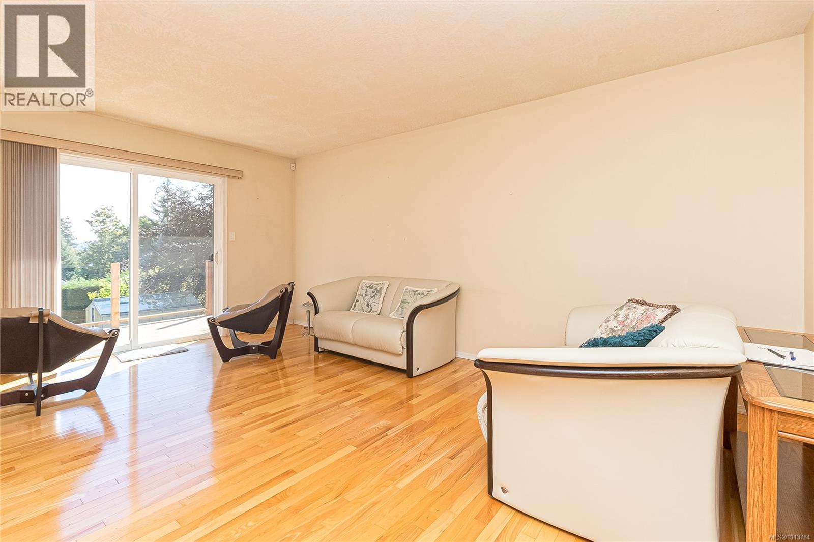 2435 Huckleberry Rd, Mill Bay