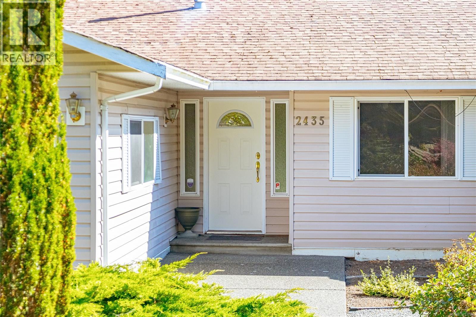 2435 Huckleberry Rd, Mill Bay