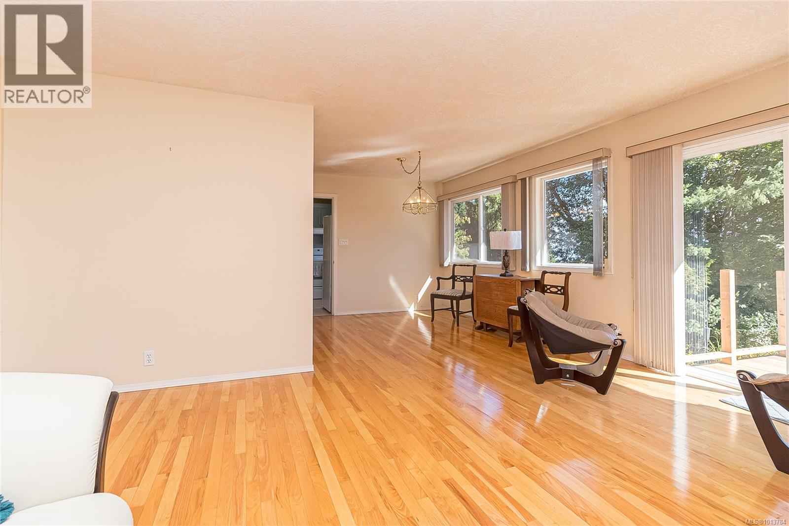 2435 Huckleberry Rd, Mill Bay