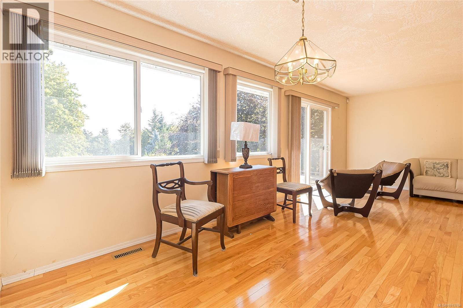2435 Huckleberry Rd, Mill Bay