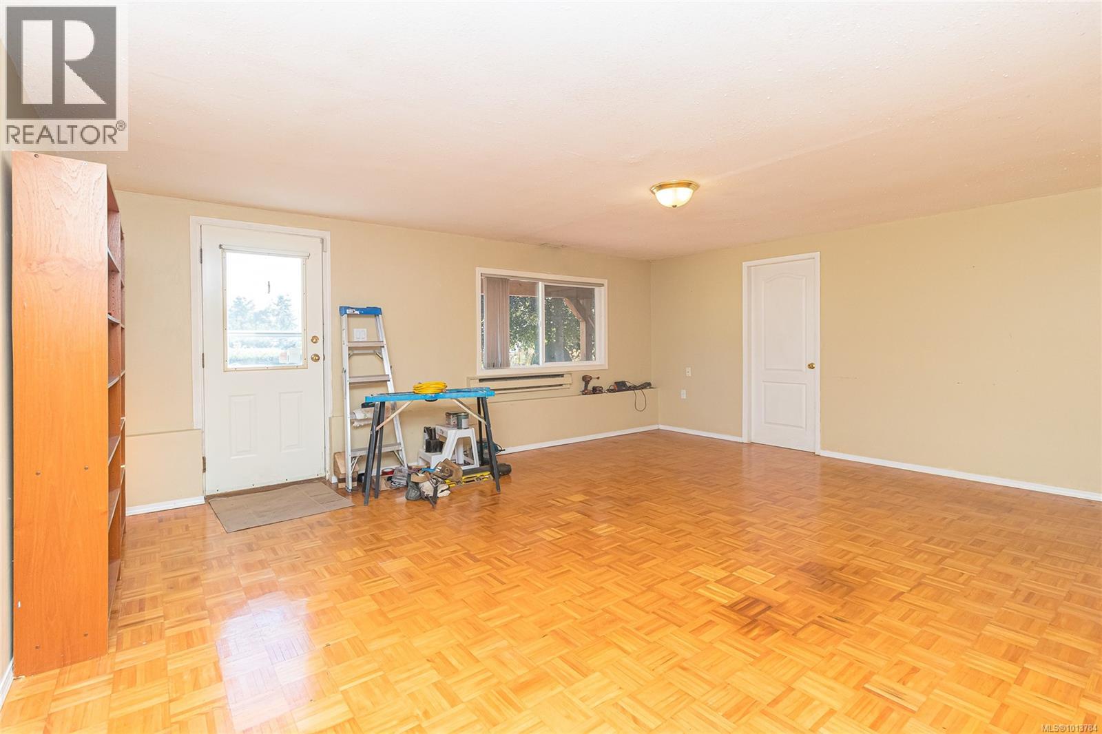 2435 Huckleberry Rd, Mill Bay