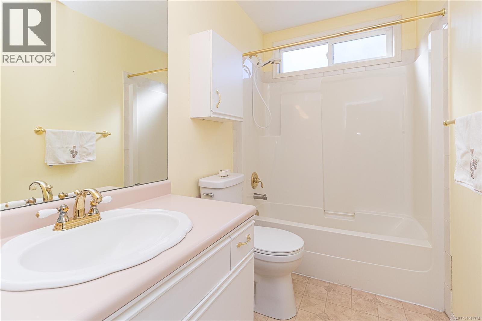 2435 Huckleberry Rd, Mill Bay