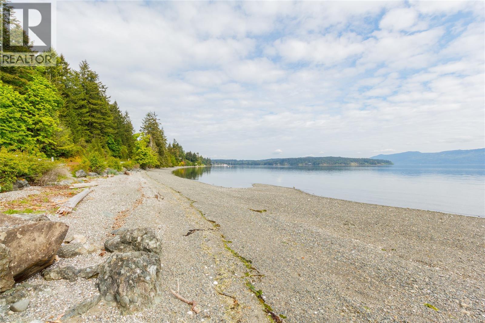2435 Huckleberry Rd, Mill Bay