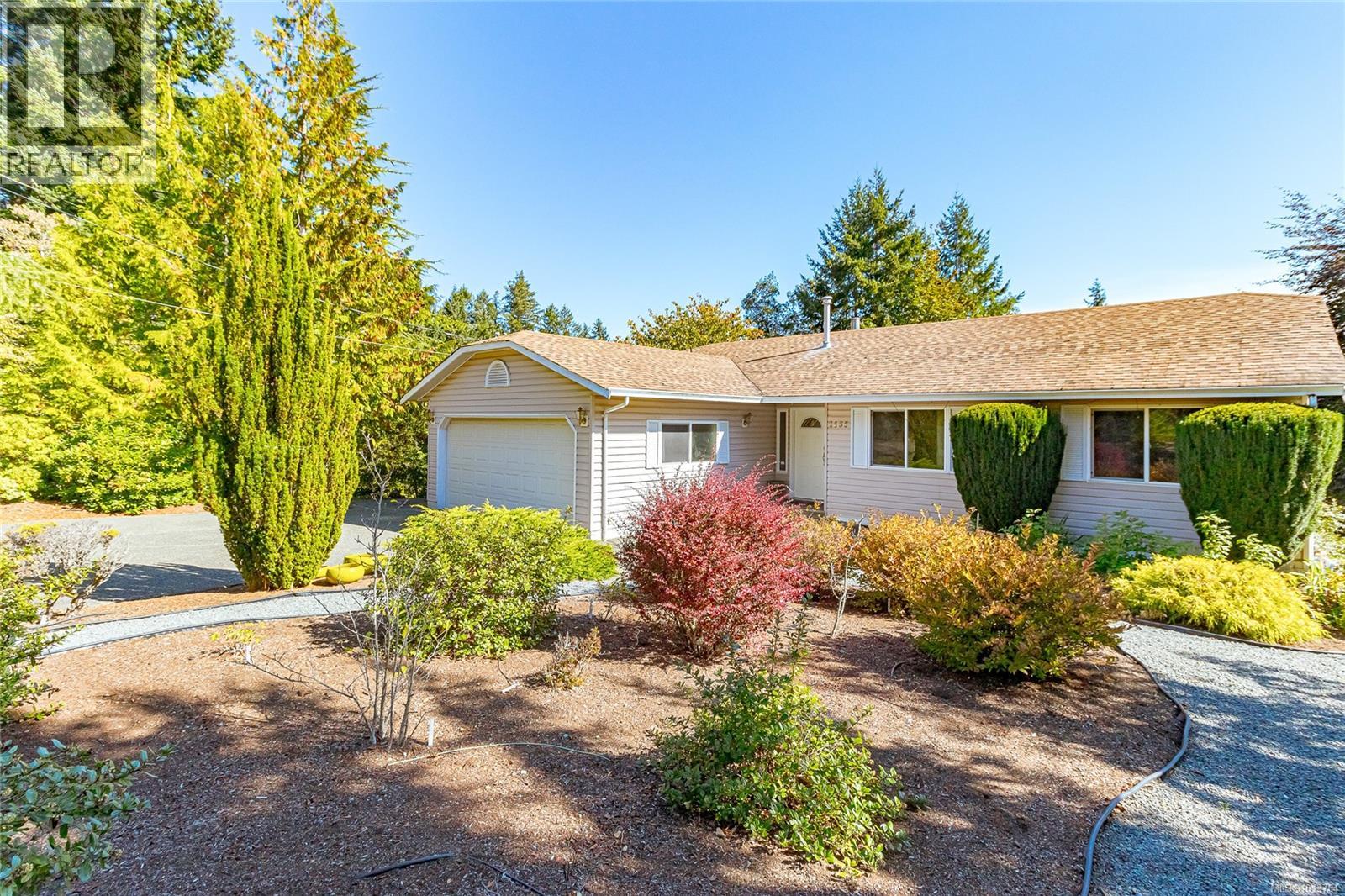 2435 Huckleberry Rd, Mill Bay