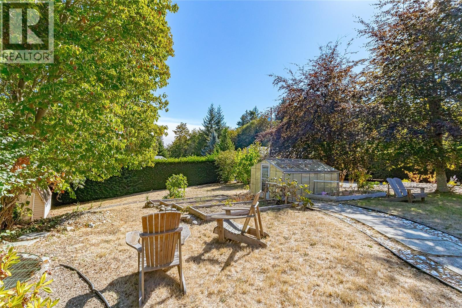 2435 Huckleberry Rd, Mill Bay
