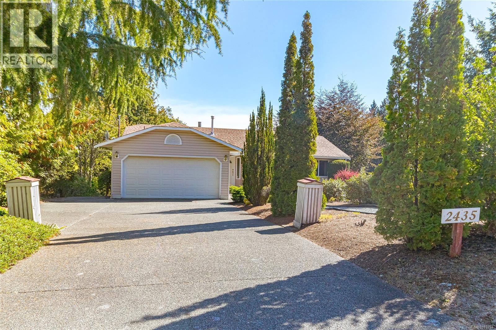 2435 Huckleberry Rd, Mill Bay
