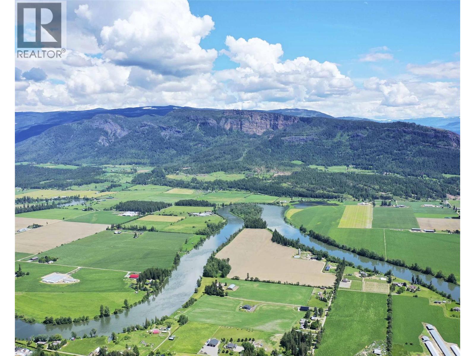 246 Crooked Pine Road, Enderby